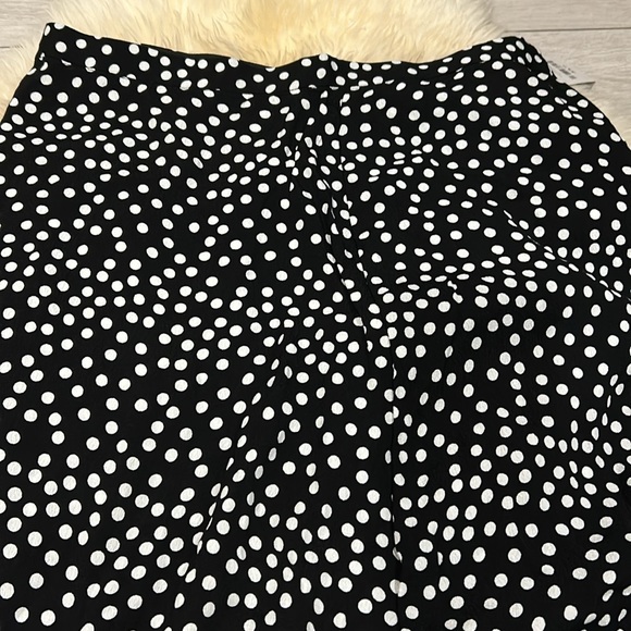 Suzy Shier Polka Dot Black & White Midi Skirt NWT With Back Zip size Medium - Picture 3 of 7